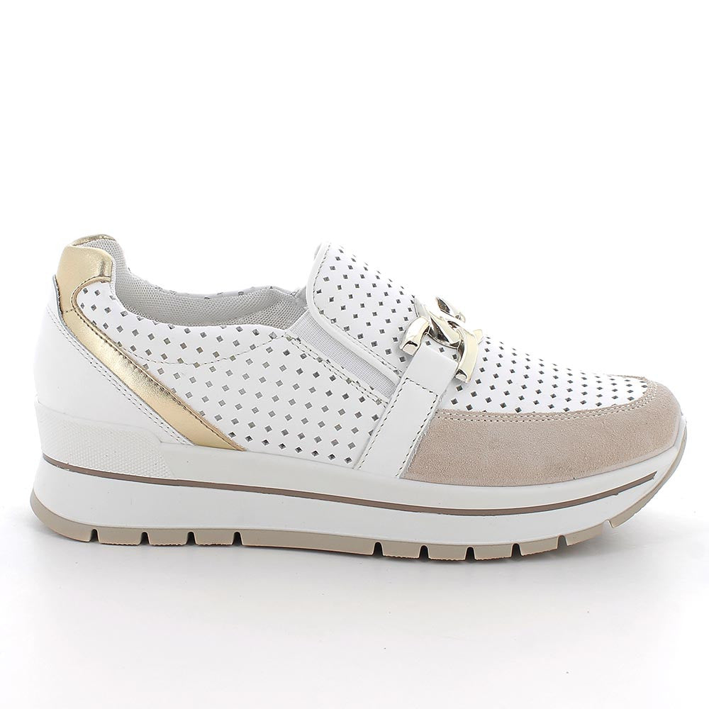 IGI&CO. Slip-on da donna con zeppa bianco e beige con elastico dettaglio catena