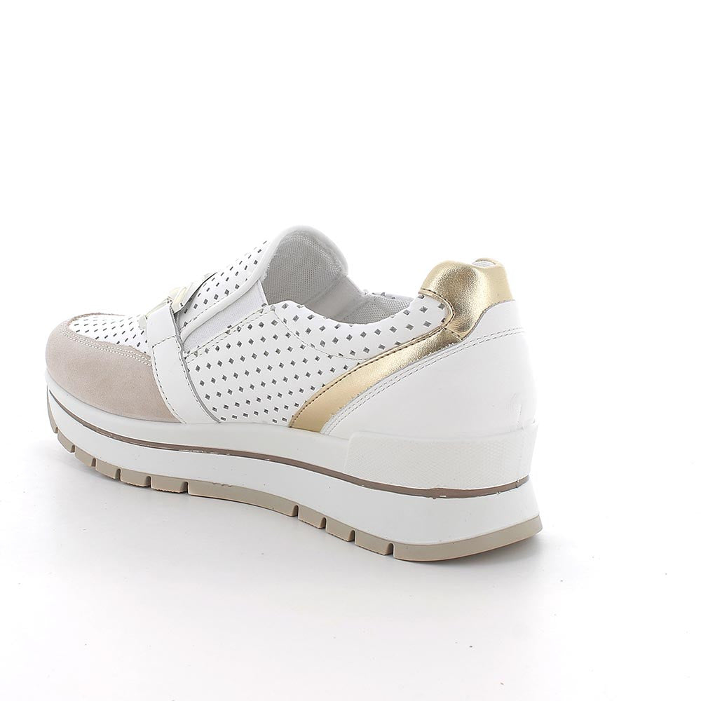 IGI&CO. Slip-on da donna con zeppa bianco e beige con elastico dettaglio catena
