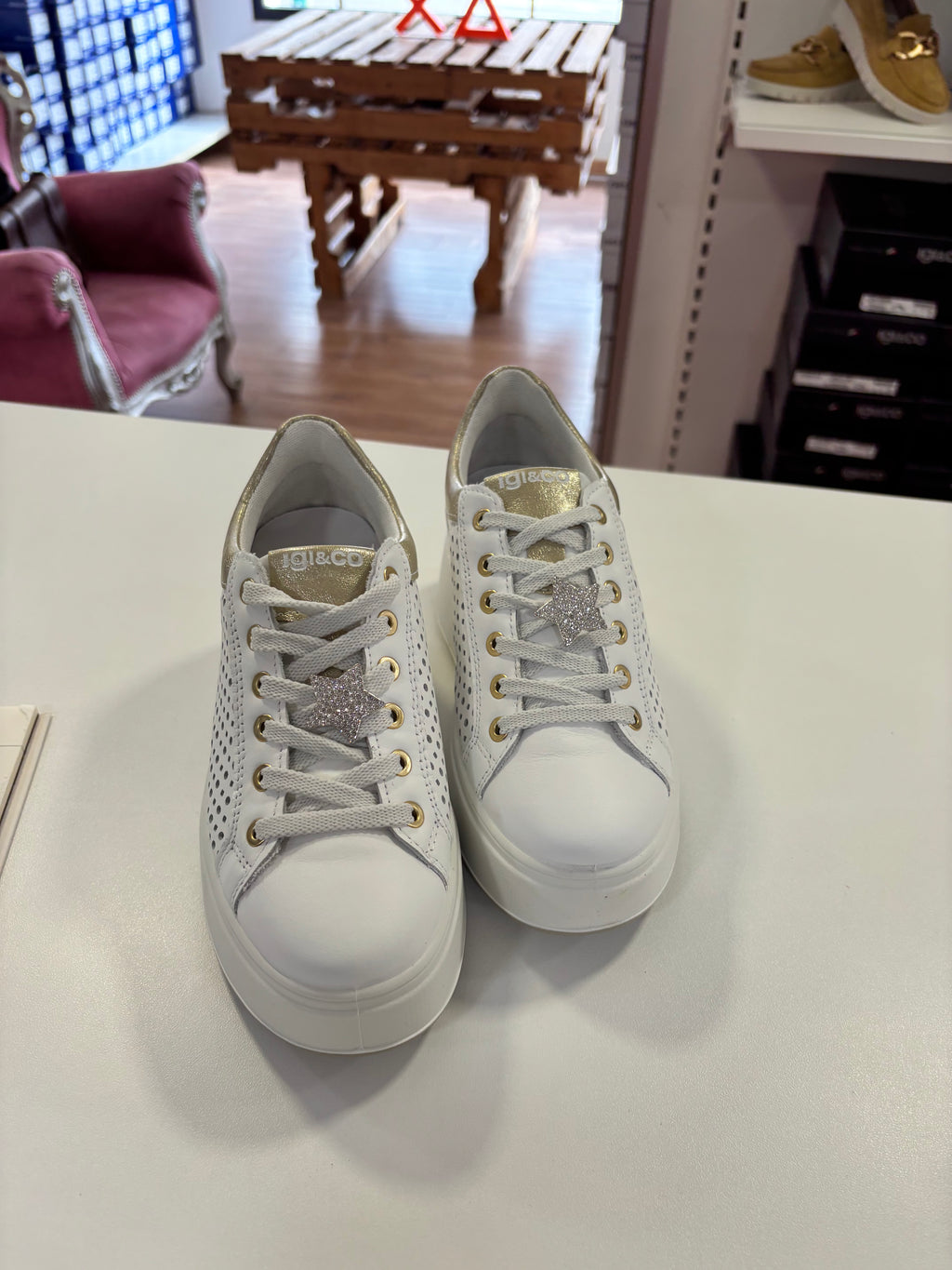 IGI&CO. SNEAKERS BIANCA DETTAGLIO STELLA